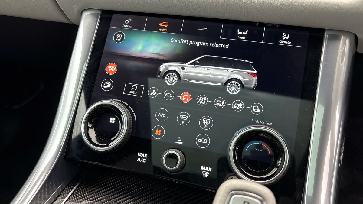 Land Rover Range Rover Sport Image 25