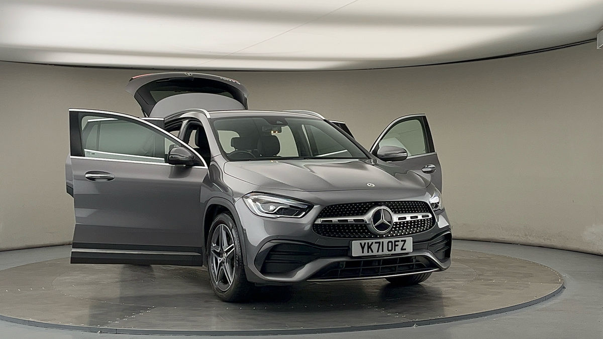 More views of Mercedes-Benz GLA