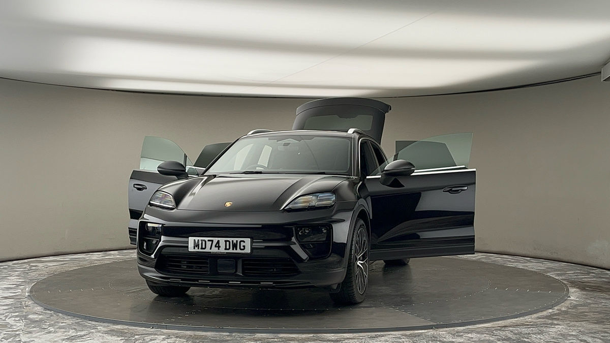 More views of Porsche Macan