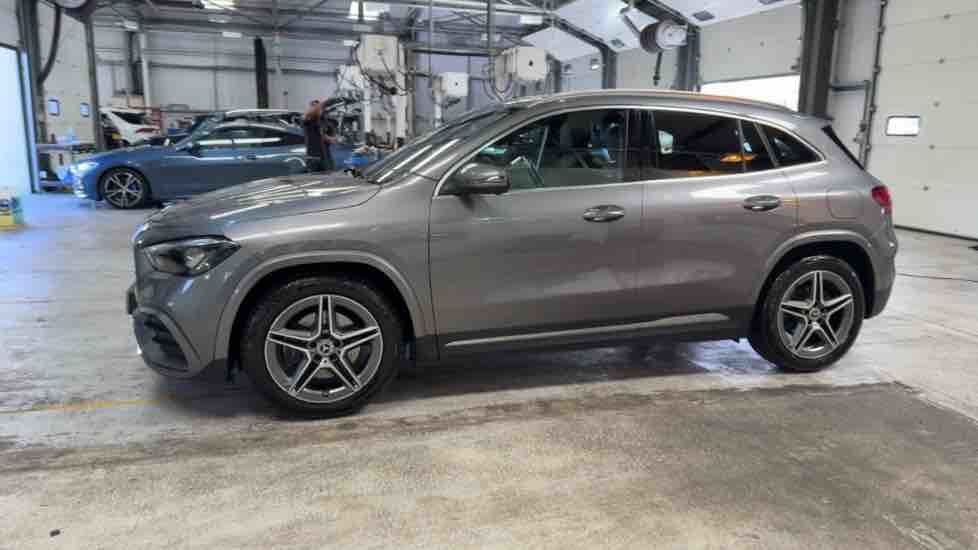 More views of Mercedes-Benz GLA