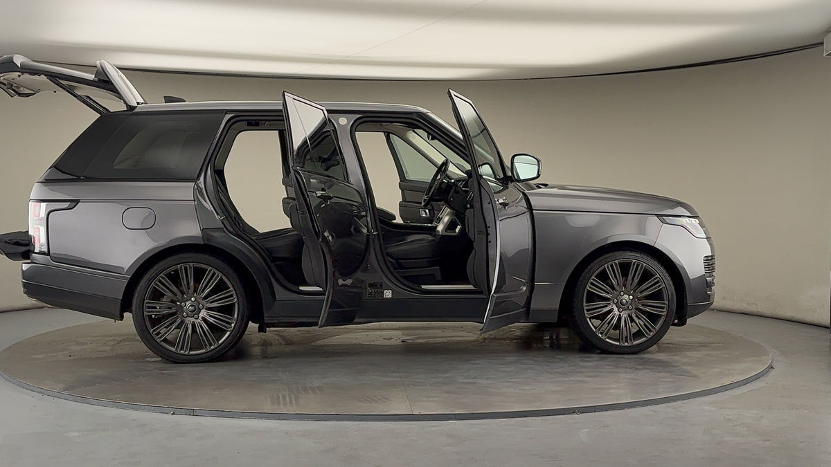More views of Land Rover Range Rover