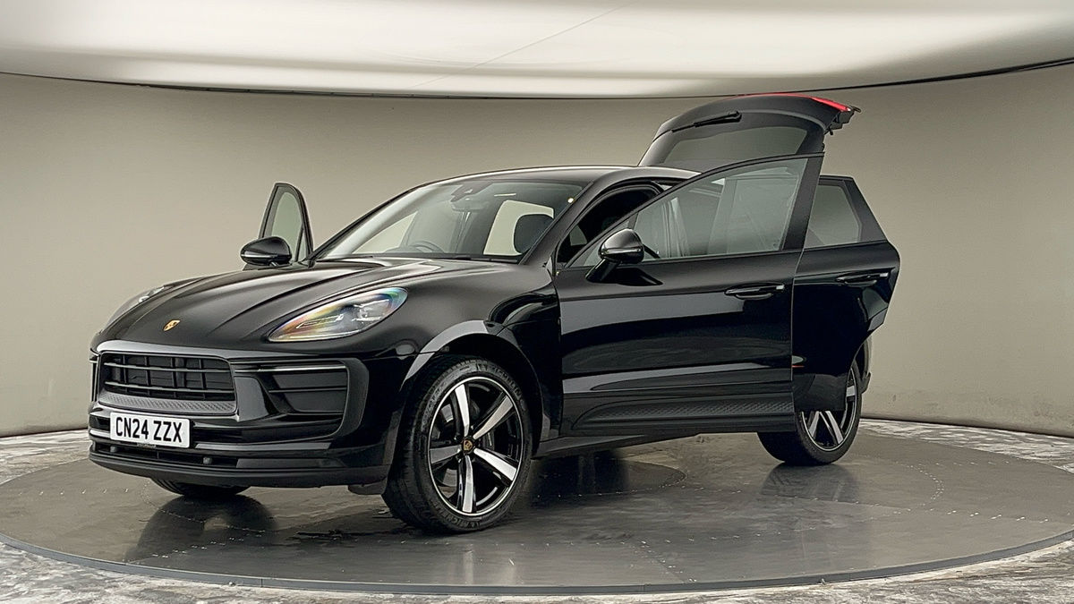 Porsche Macan Image 22