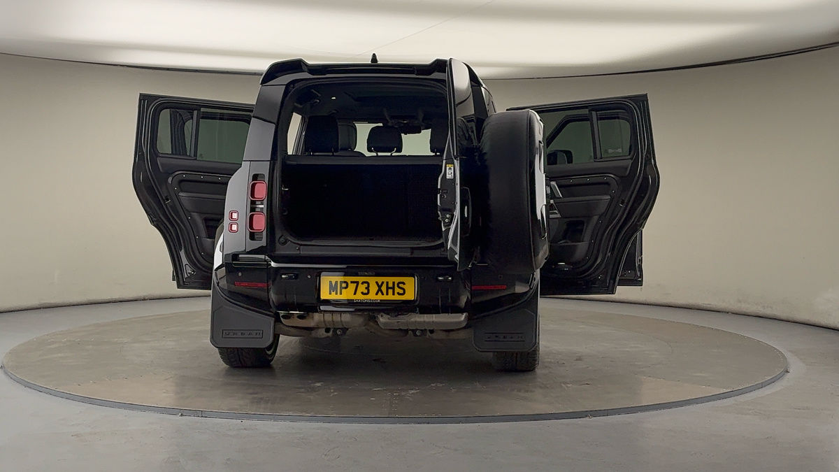More views of Land Rover Defender 110