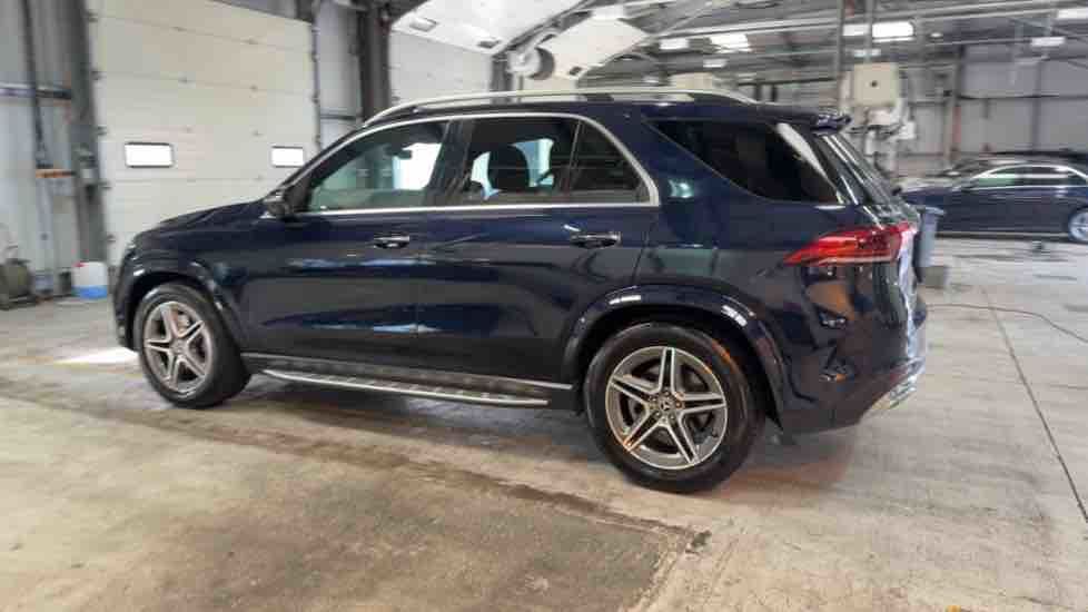 More views of Mercedes-Benz GLE