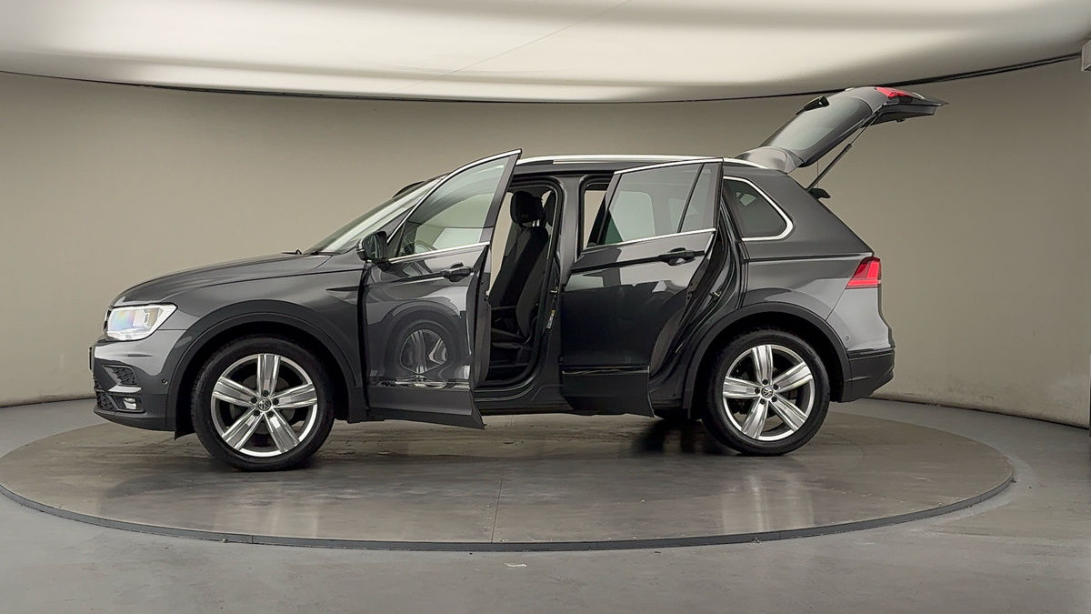 More views of Volkswagen Tiguan