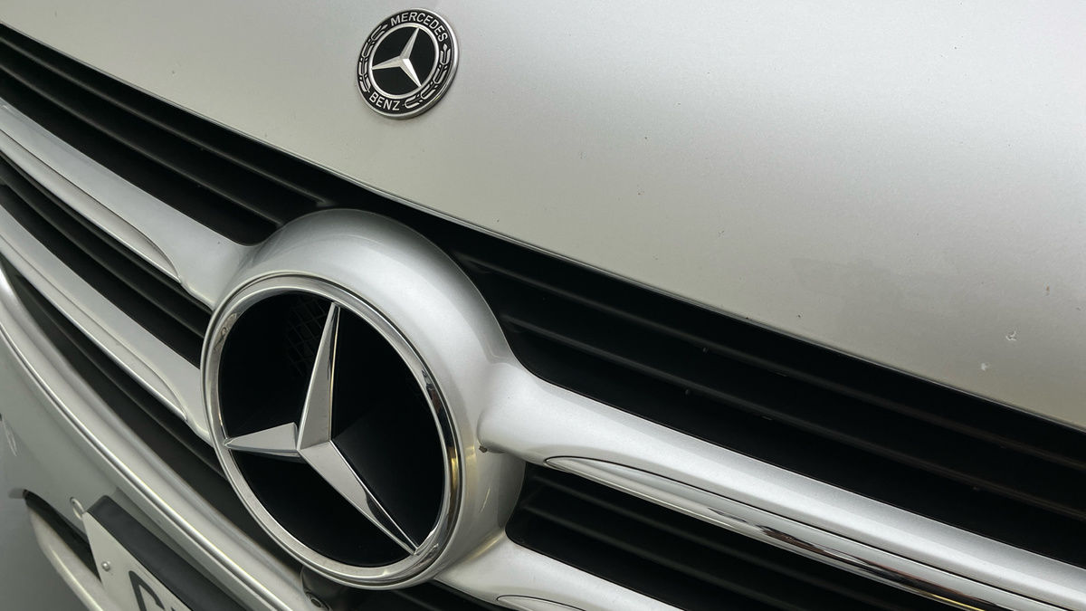 Mercedes-Benz V Class Image 24