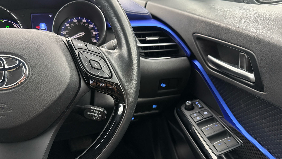 Toyota C-HR Image 16