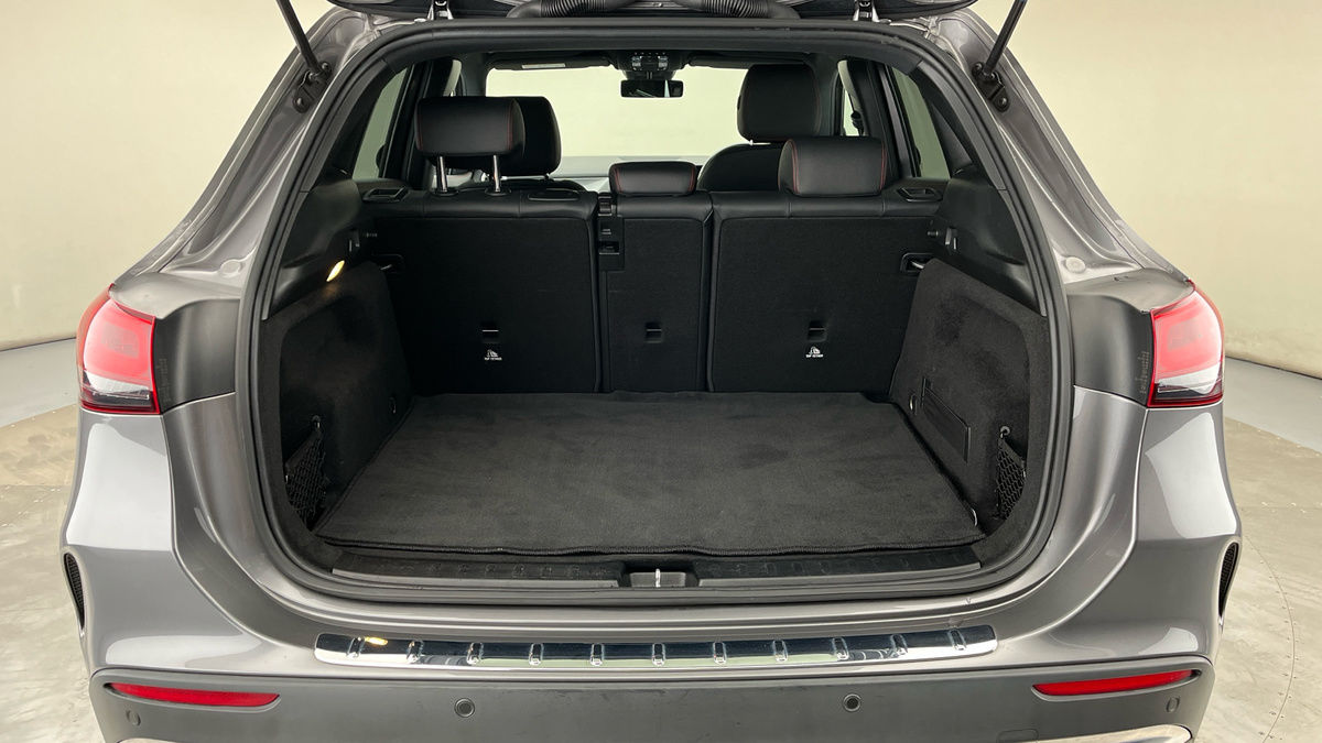 Mercedes-Benz GLA Image 11