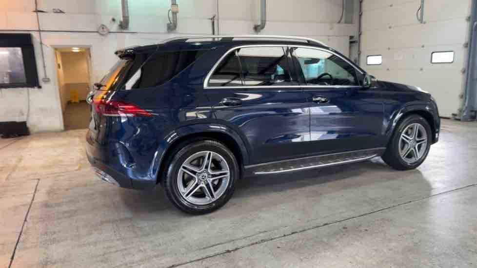 More views of Mercedes-Benz GLE