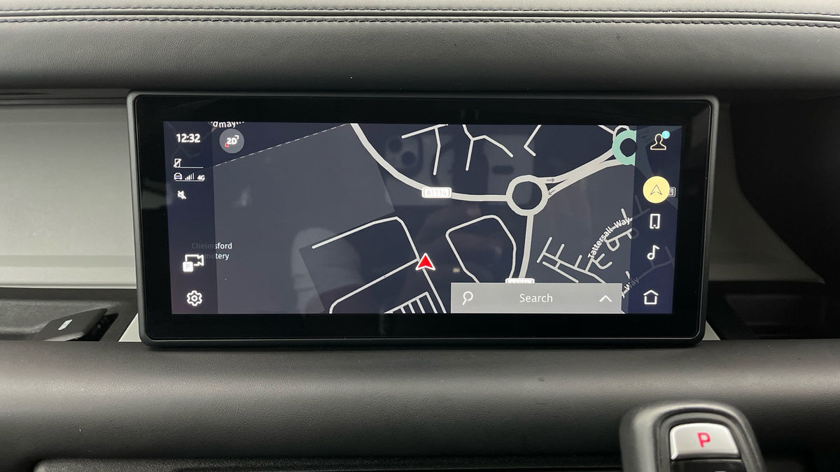 Land Rover Defender 110 Image 17