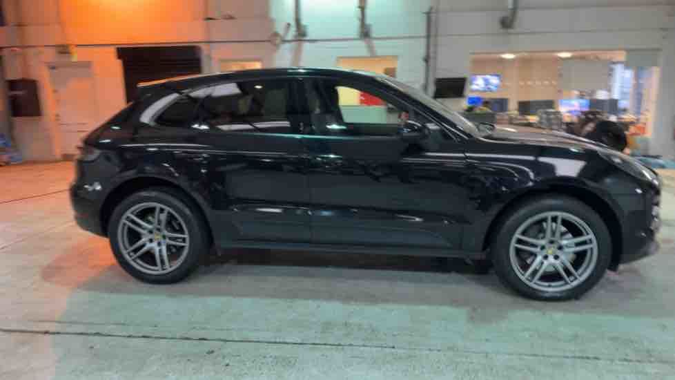 More views of Porsche Macan