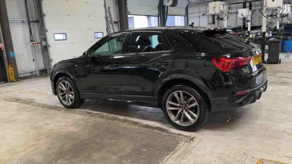 More views of Audi Q3
