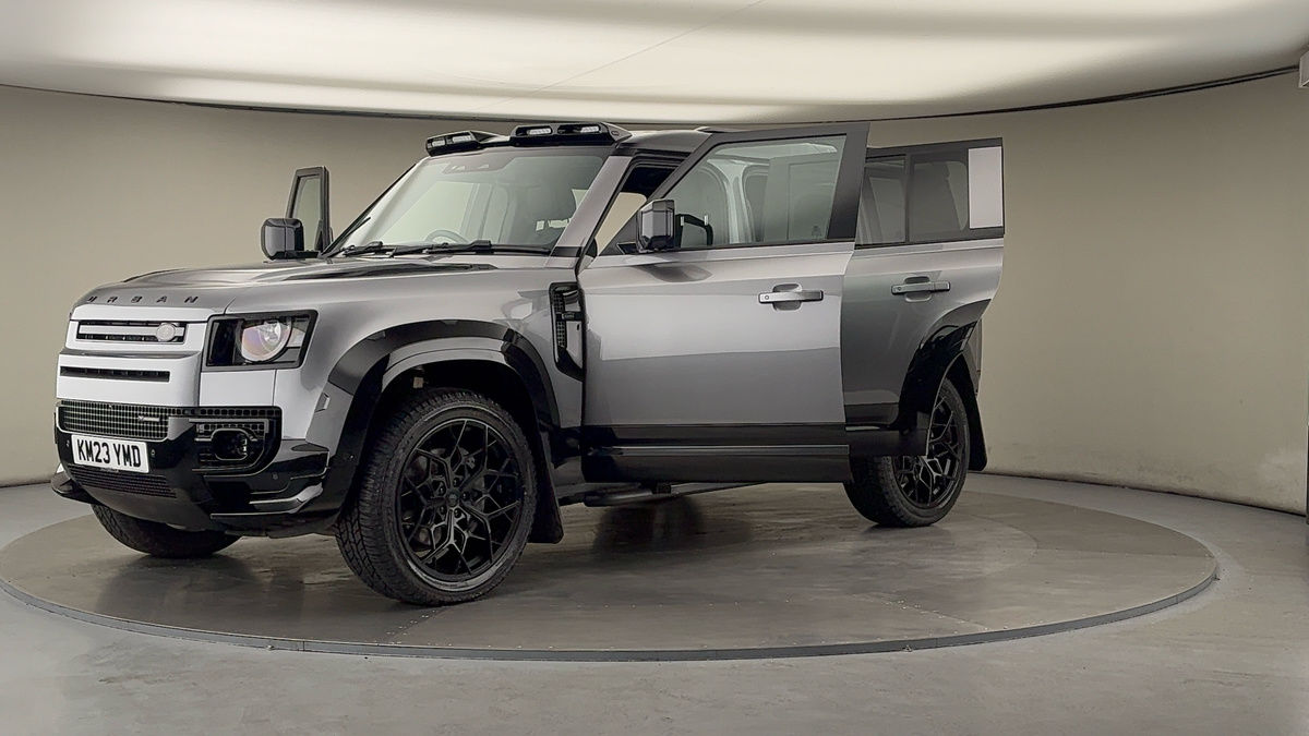 More views of Land Rover Defender 110
