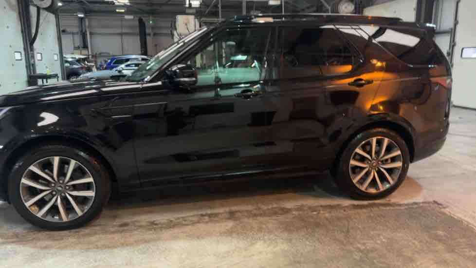 More views of Land Rover Discovery