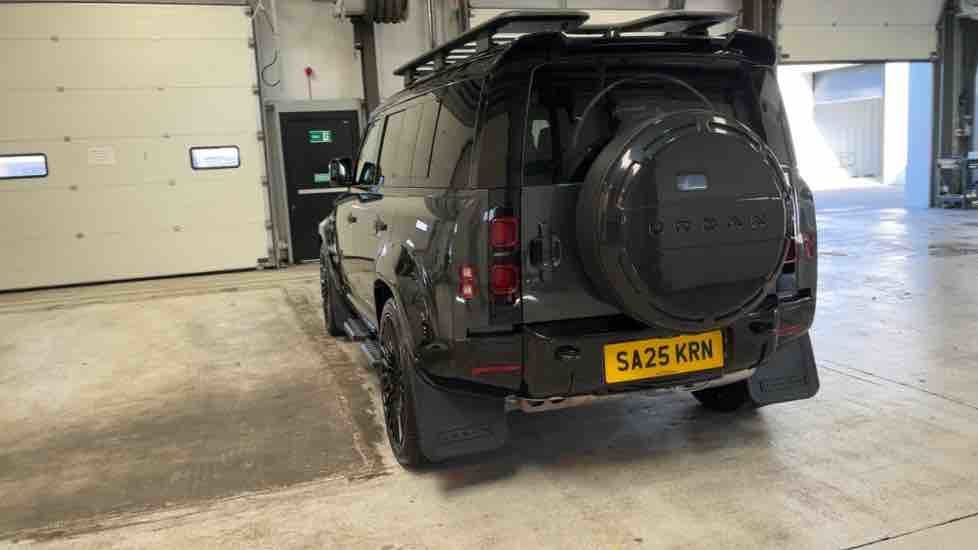 More views of Land Rover Defender 110