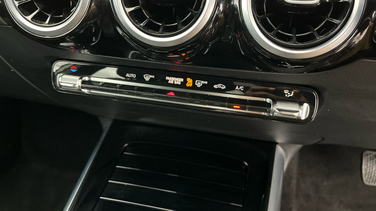 Mercedes-Benz GLA Image 9