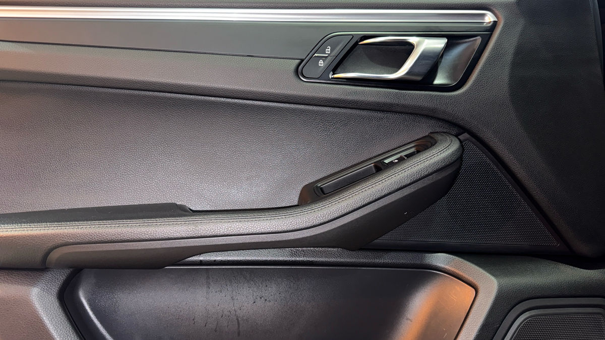 Porsche Macan Image 19