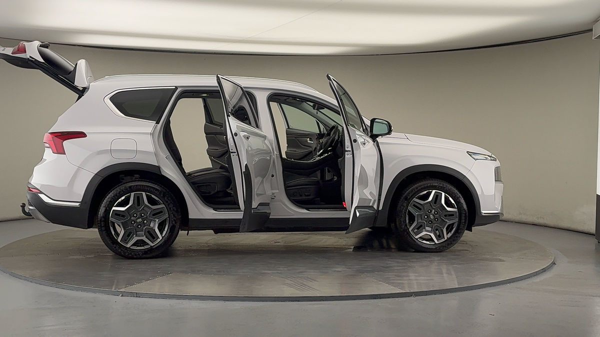 More views of Hyundai Santa Fe