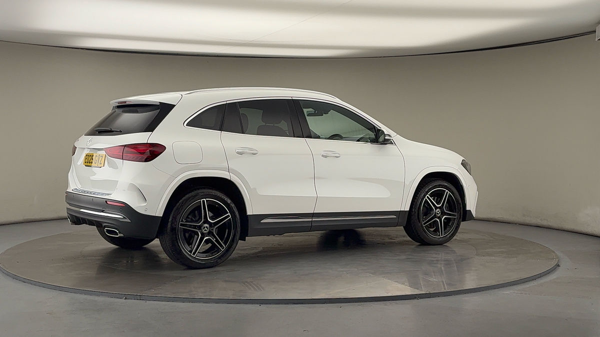 More views of Mercedes-Benz GLA