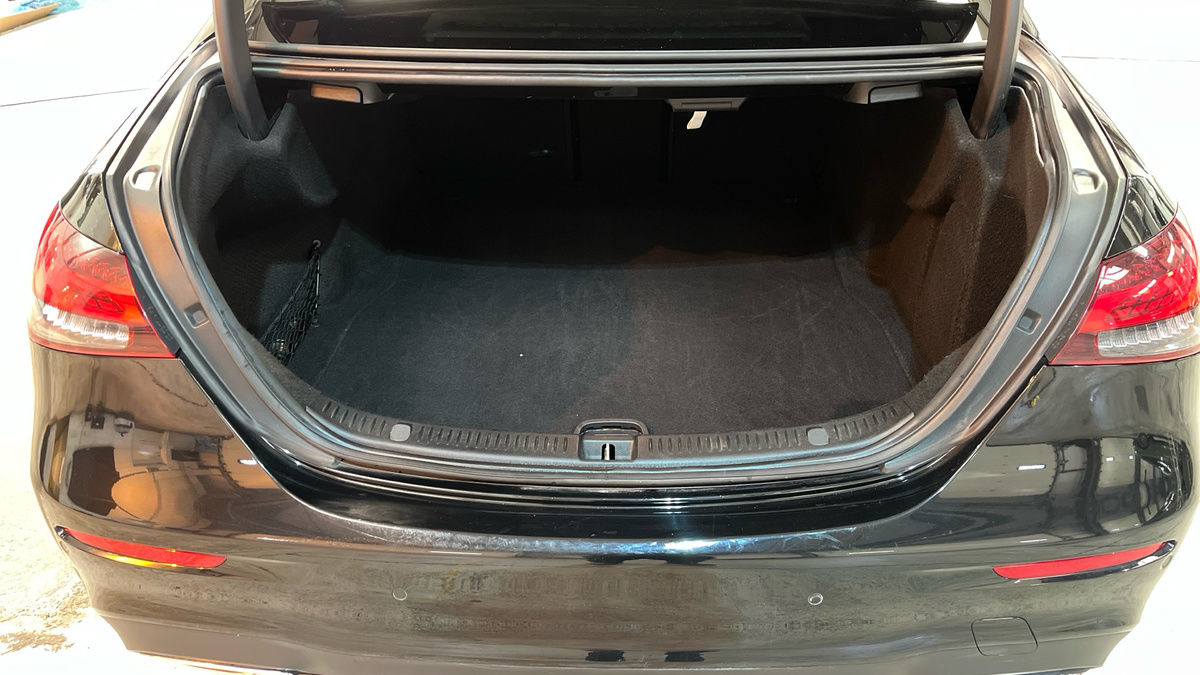 Mercedes-Benz E Class Image 11