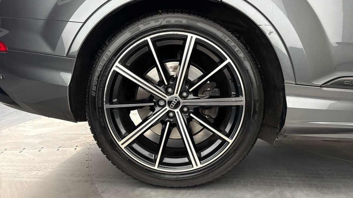 Audi Q7 Image 10