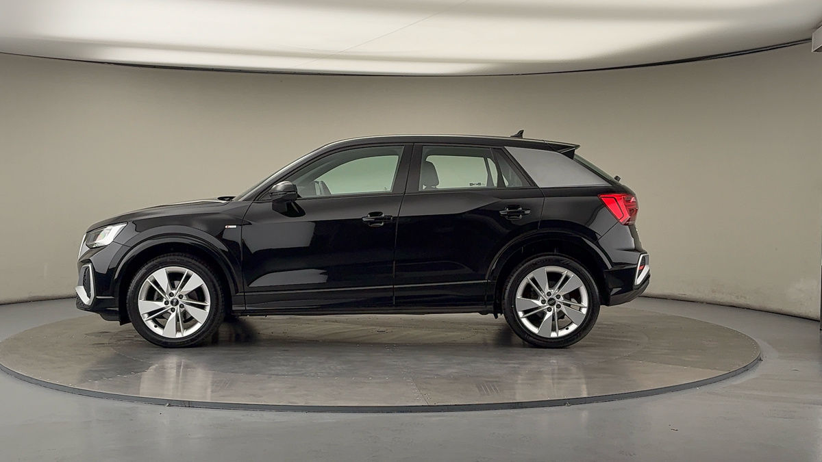 Audi Q2 Image 15