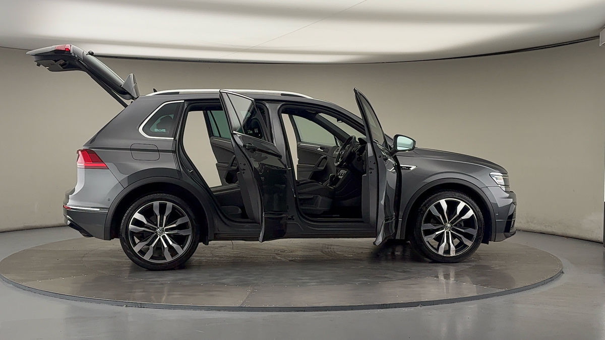 More views of Volkswagen Tiguan