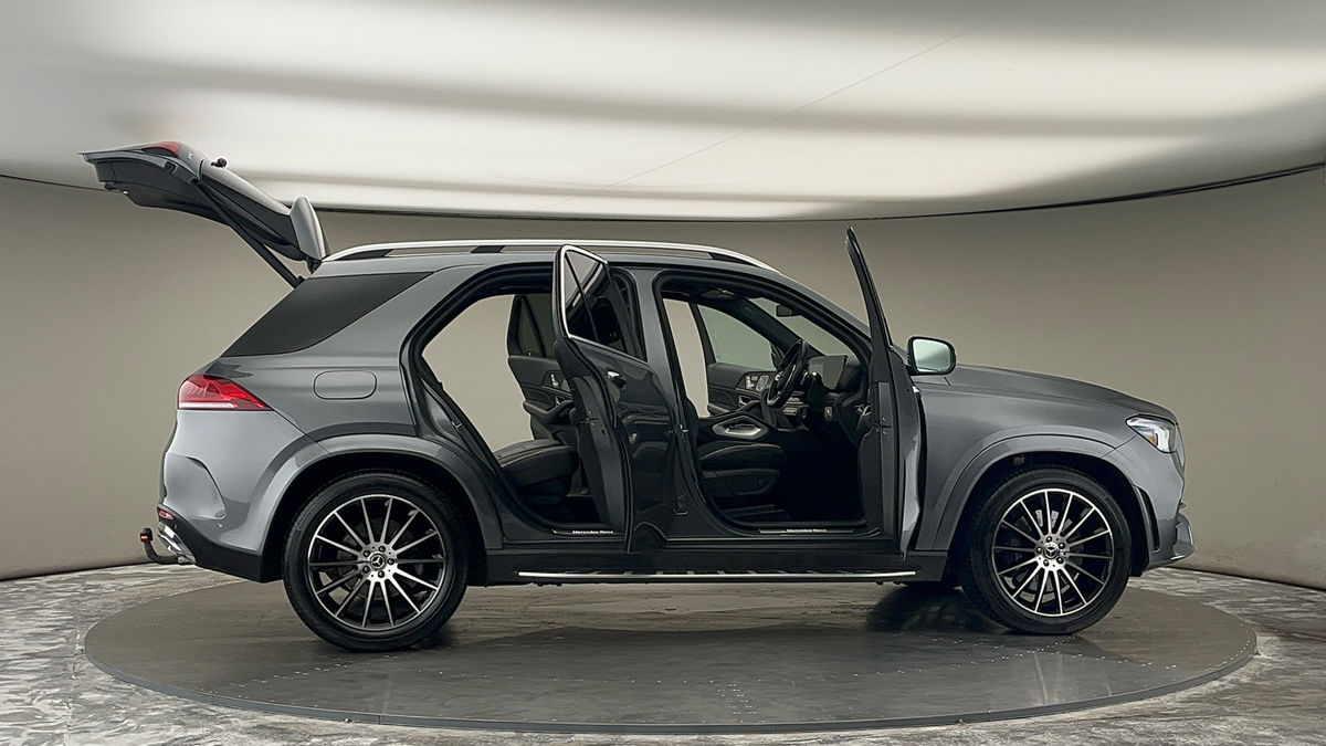 More views of Mercedes-Benz GLE