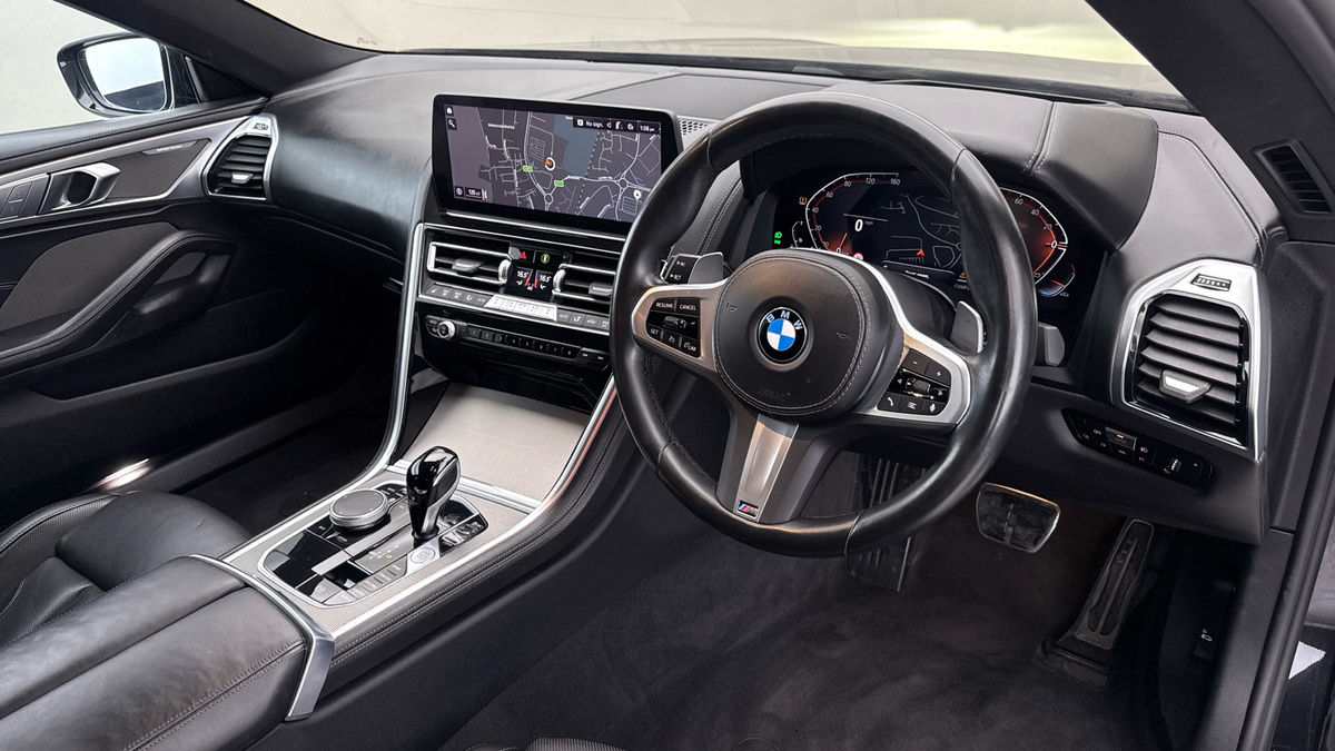 BMW 8 Series Image 12