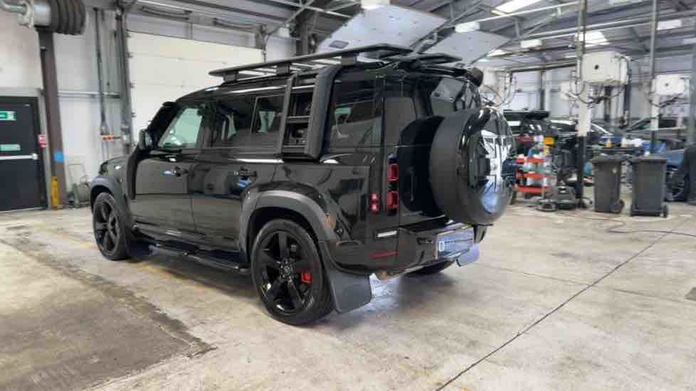 More views of Land Rover Defender 110